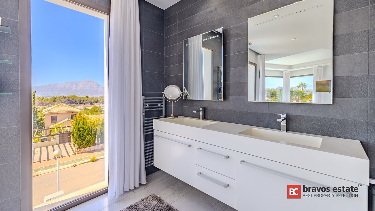 Luxe villa met 5 slaapkamers in Javea - 37
