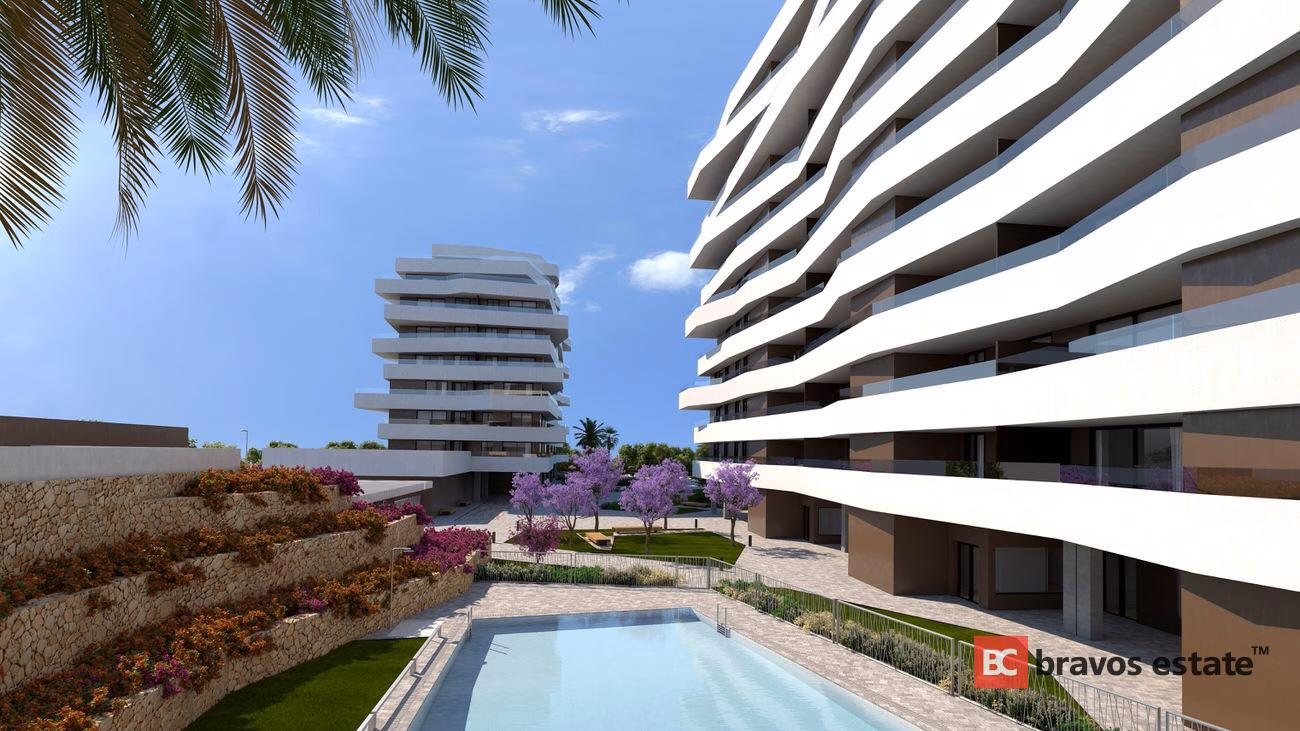 Seafront 3-Bedroom Apartment in Playa de San Juan - 2