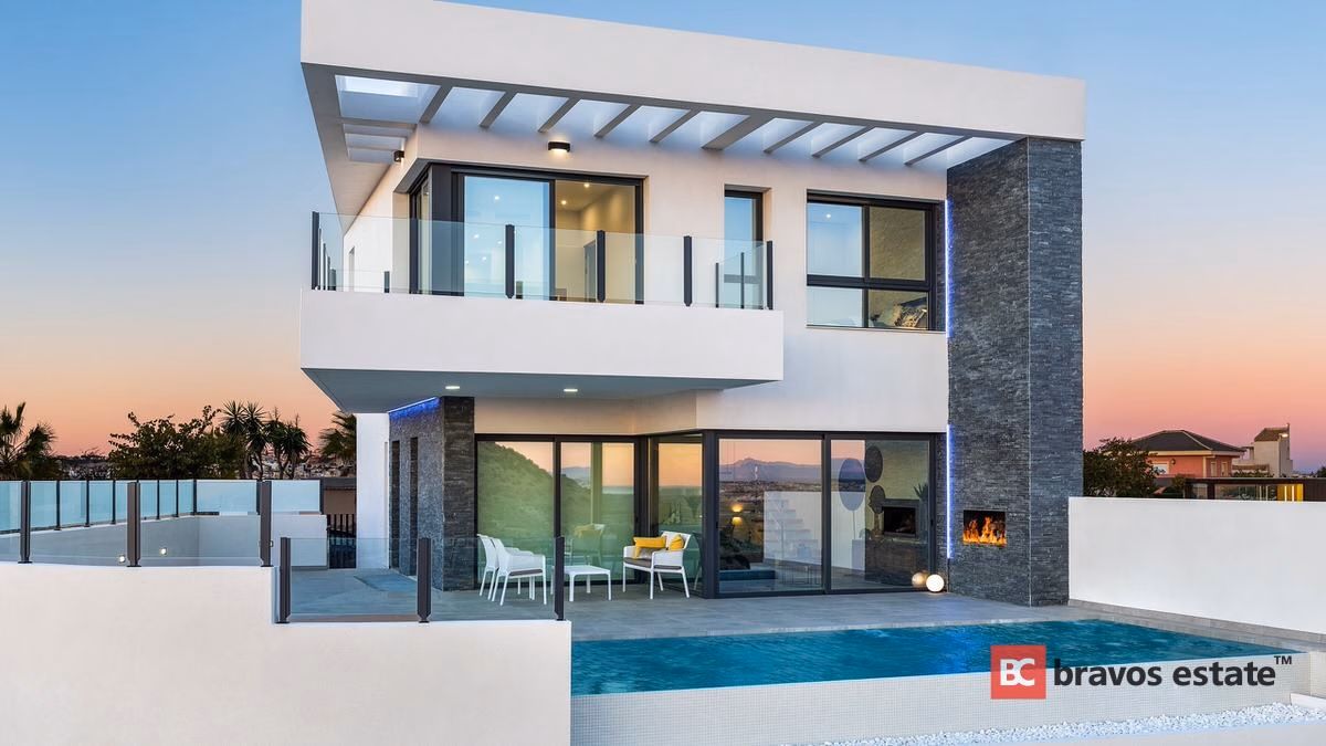 Spacious 3-Bedroom Villa in Ciudad Quesada - 1