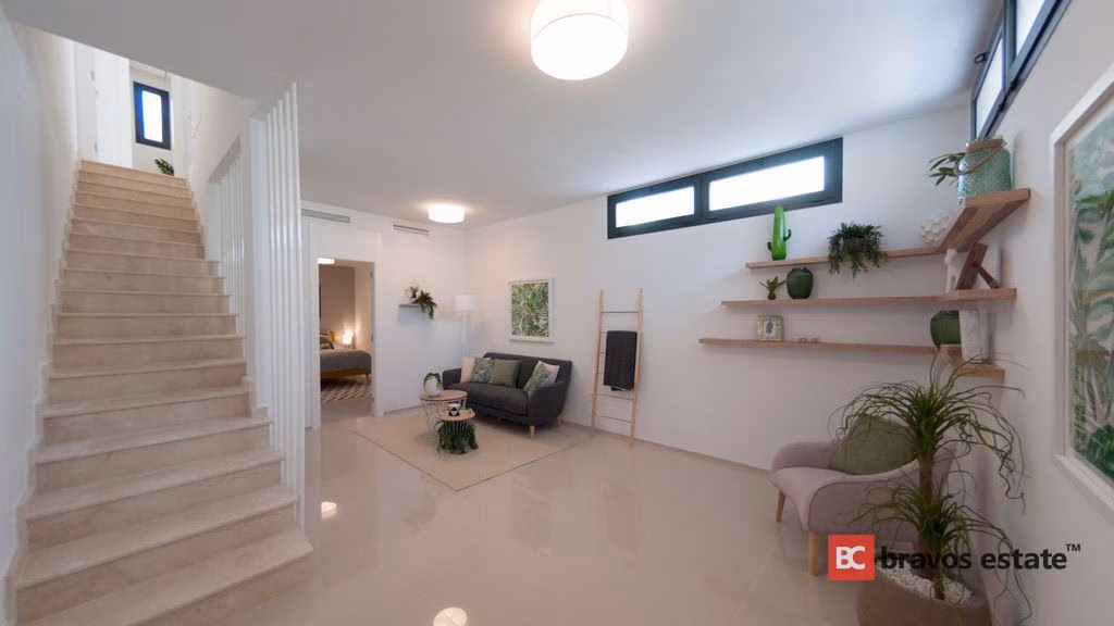 Spacious 3-Bedroom Bungalow in Ciudad Quesada - 2