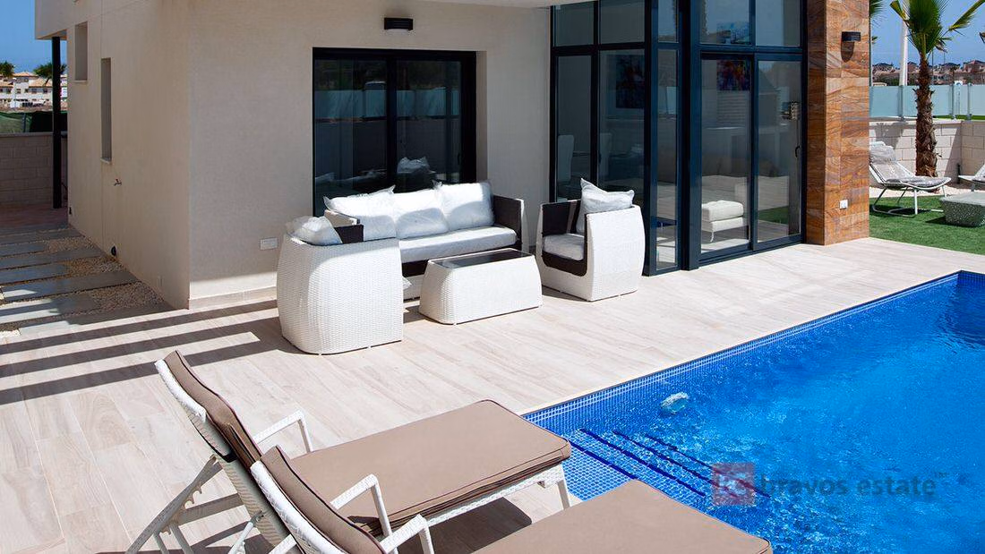 New Build 3-Bedroom Villa in Campoamor - 16