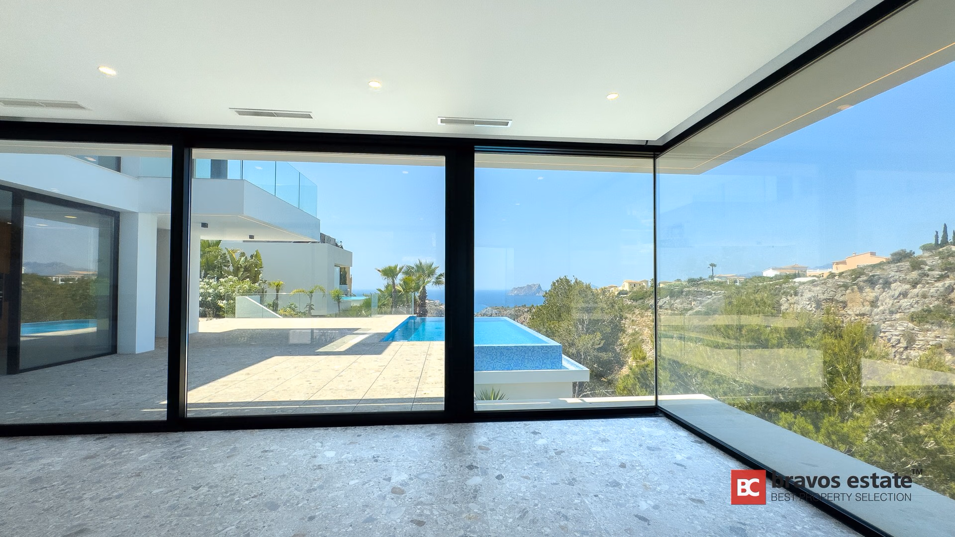 Villa De Lujo de 3 Dormitorios en Cumbre del Sol - 13