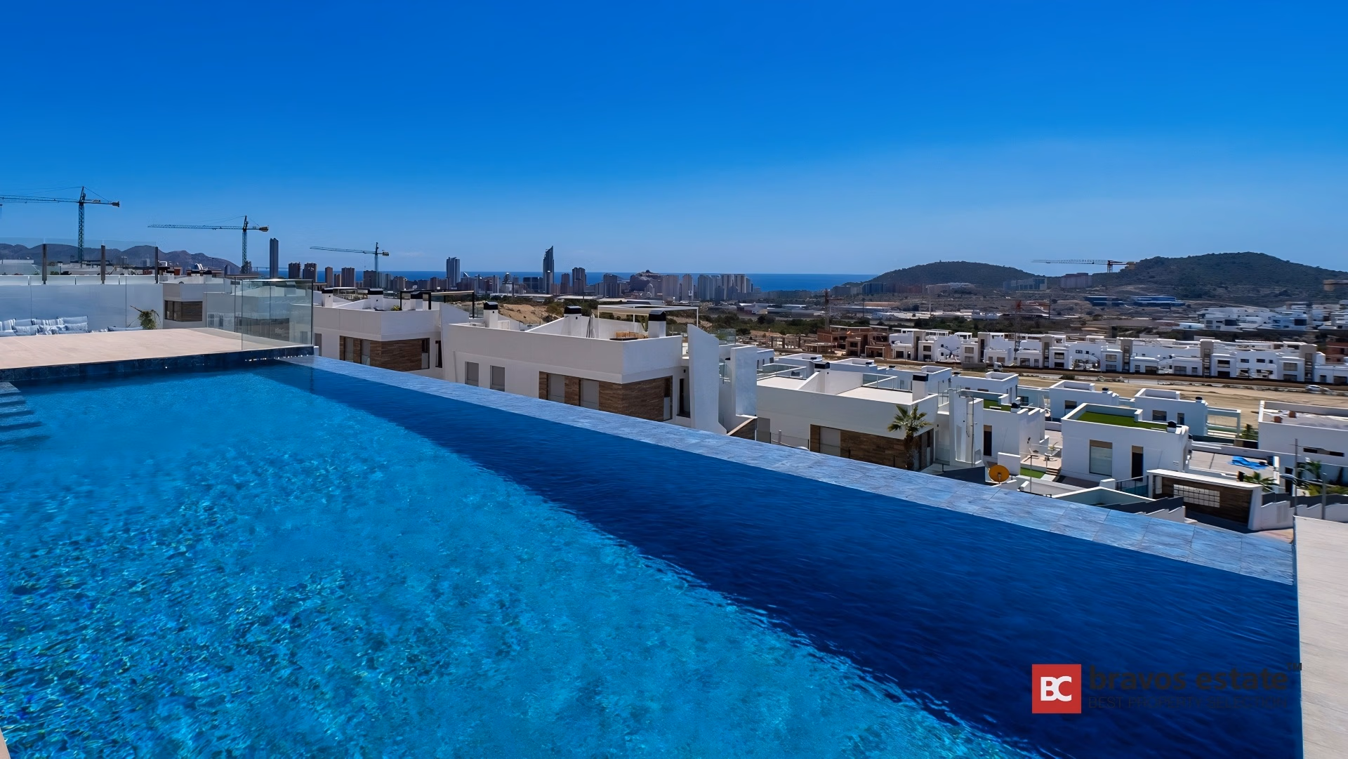 Spacious 3-Bedroom Villa in Finestrat - 4