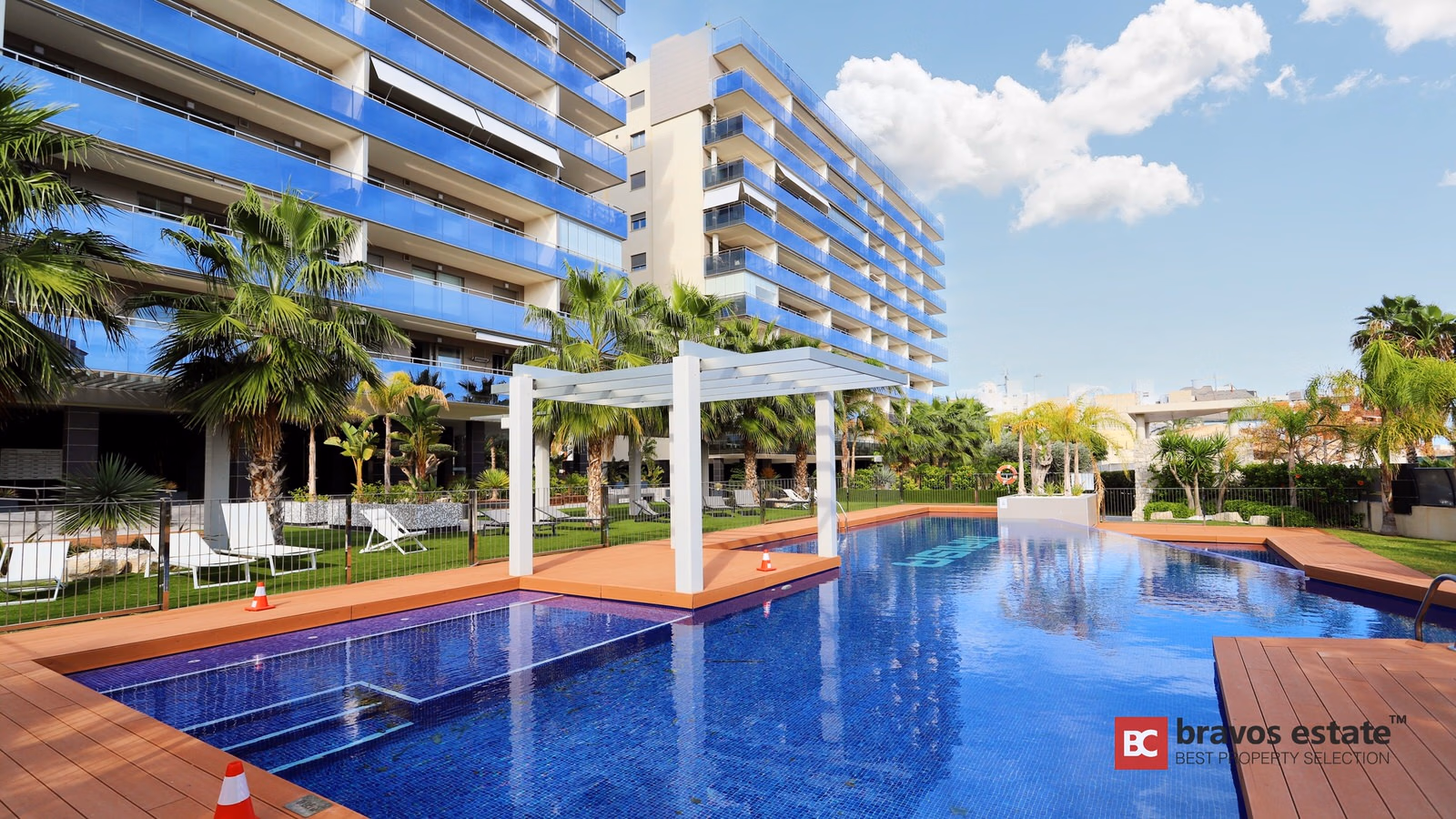 Seafront 3-Bedroom Apartment in El Campello - 1