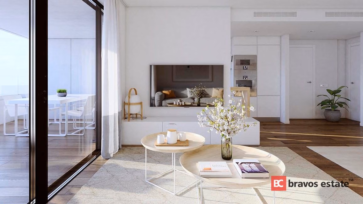 Beachside 4-Bedroom Apartment in Playa de San Juan · 136 m² - 6