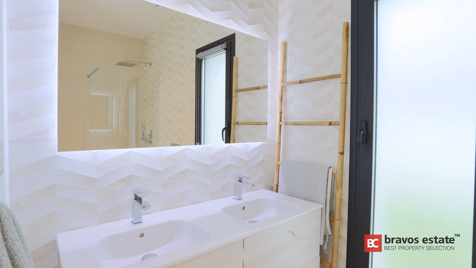 Просторная вилла, 5 спален в Финестрате · 330 m² - 21