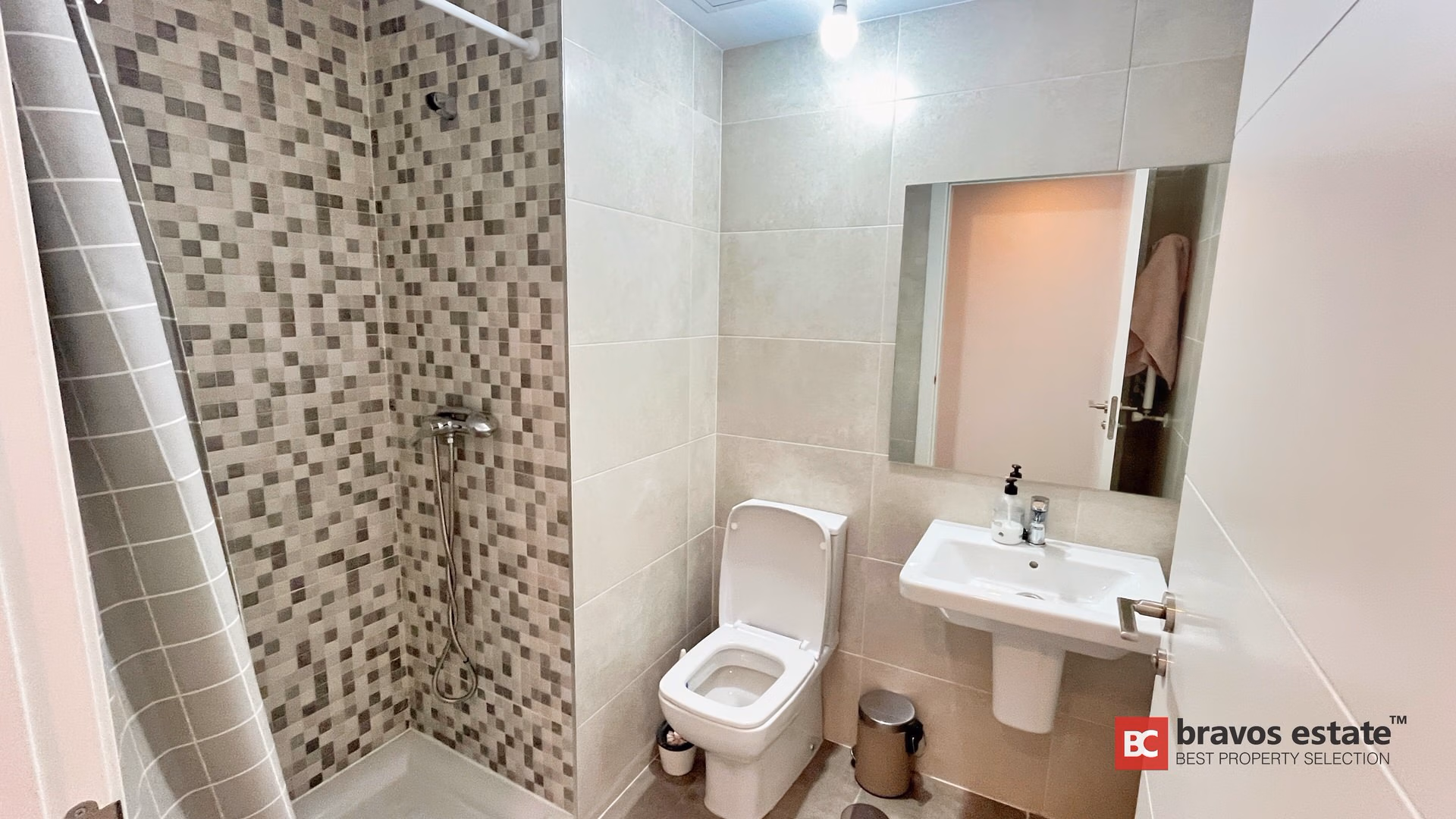 Beachside 2-Bedroom Apartment in El Campello · 100 m² - 9