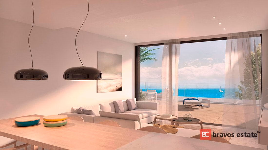 Beachside 2-Bedroom Apartment in Villajoyosa · 185 m² - 13