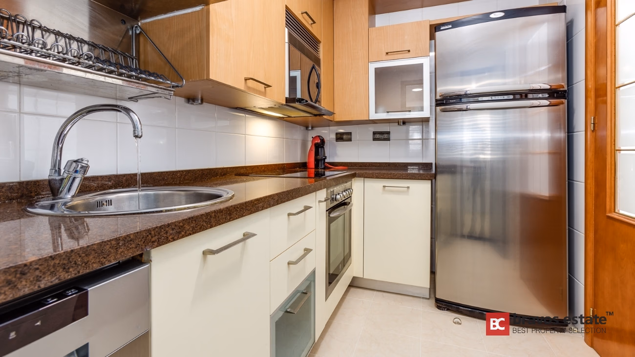 Seafront 2-Bedroom Apartment in Altea - 17