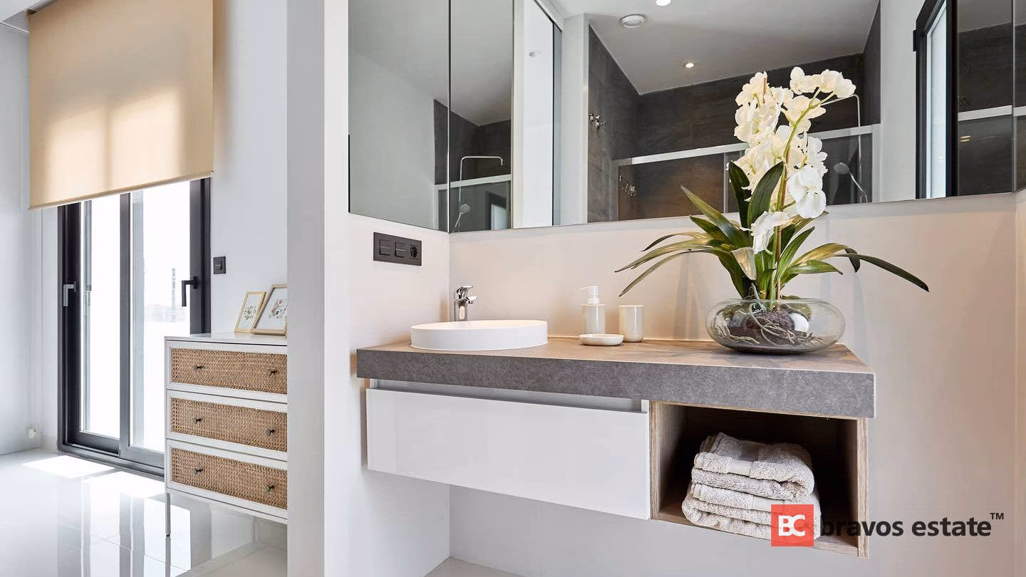 Spacious 5-Bedroom Villa in Finestrat - 3