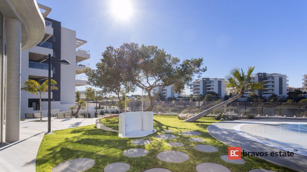 Apartamento de Obra Nueva de 3 Dormitorios en Villamartin - 10