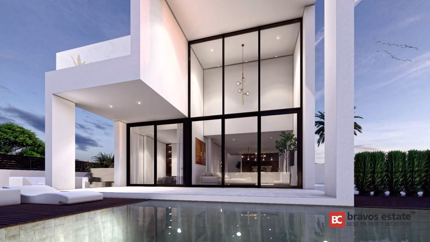 Spacious 4-Bedroom Villa in Playa de San Juan · 353 m² - 3