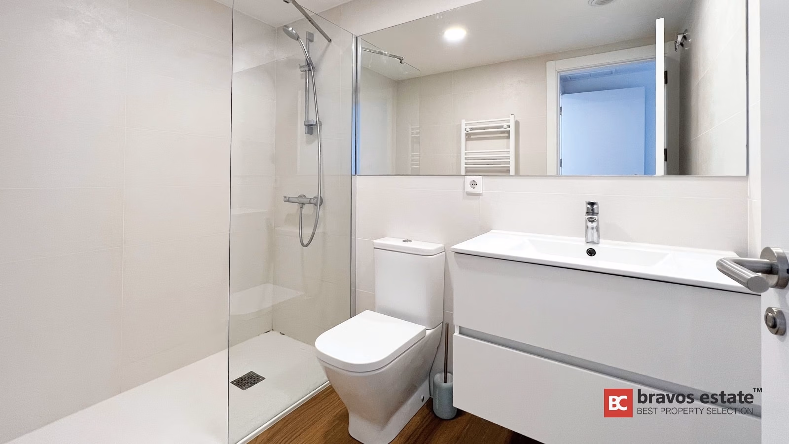 Beachside 3-Bedroom Apartment in Playa de San Juan - 20