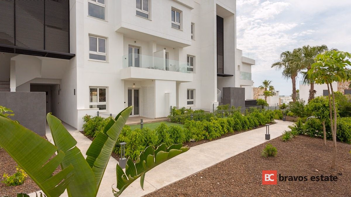 New Build 2-Bedroom Apartment in Punta Prima - 17