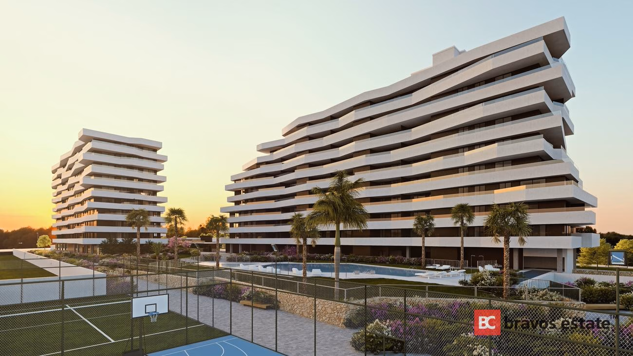 Seafront 3-Bedroom Apartment in Playa de San Juan - 15