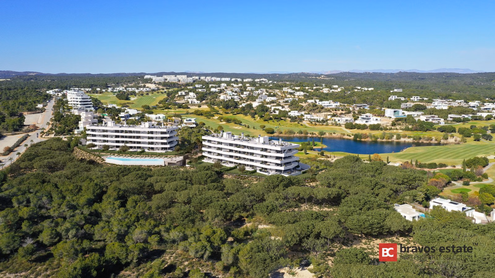 Apartamento Espacioso de 3 Dormitorios en Las Colinas - 2