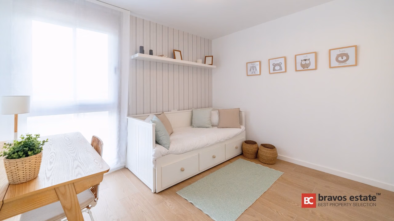 Spacious 4-Bedroom Bungalow in Alicante - 11