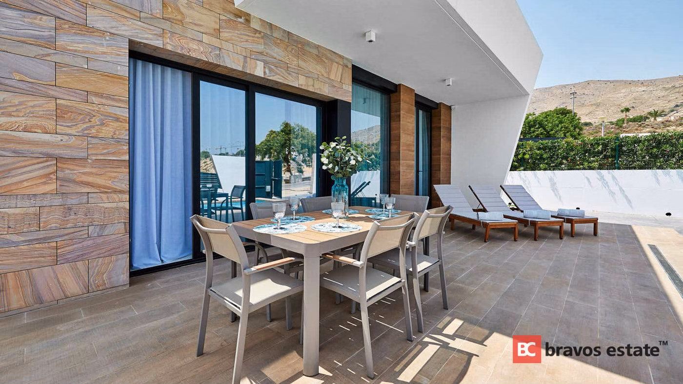 Spacious 5-Bedroom Villa in Finestrat - 4