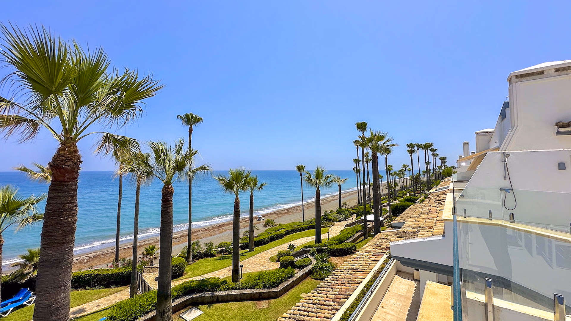 Seafront 3-Bedroom Apartment in Estepona 1
