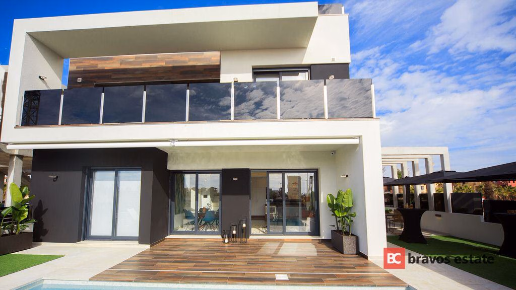 New Build 3-Bedroom Villa in Cabo Roig · 193 m² - 16