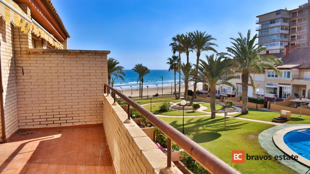 Seafront 6-Bedroom Bungalow in El Campello - 20