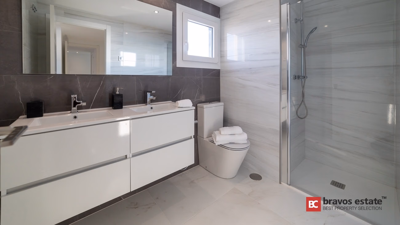 Apartamento Frente al Mar de 3 Dormitorios en Punta Prima - 17