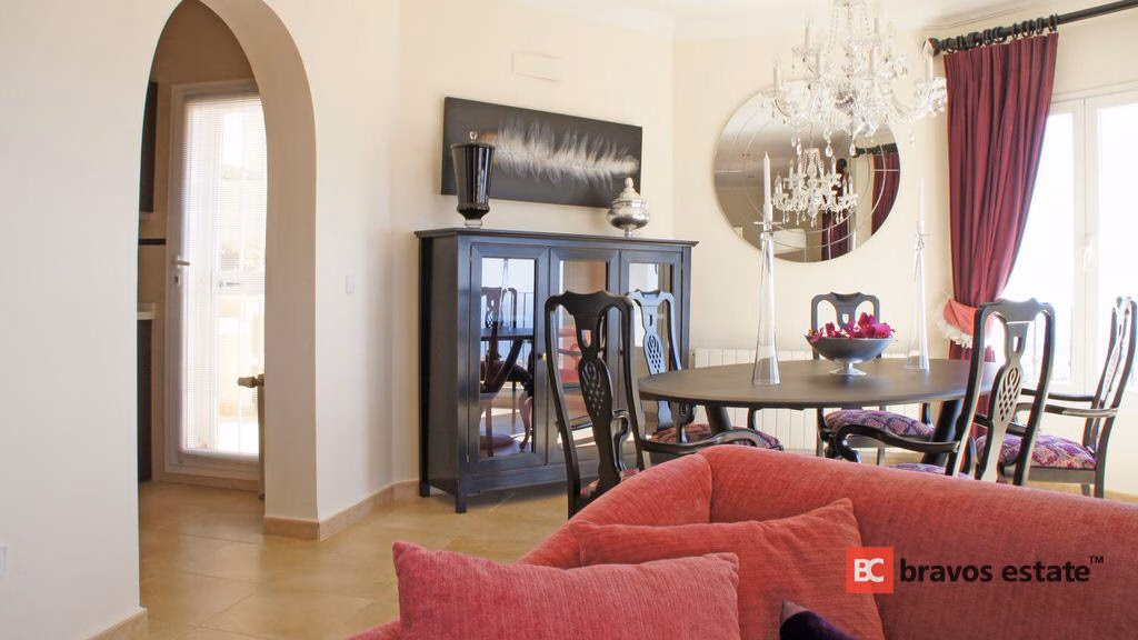 Beachside 3-Bedroom Villa in Cumbre del Sol - 9