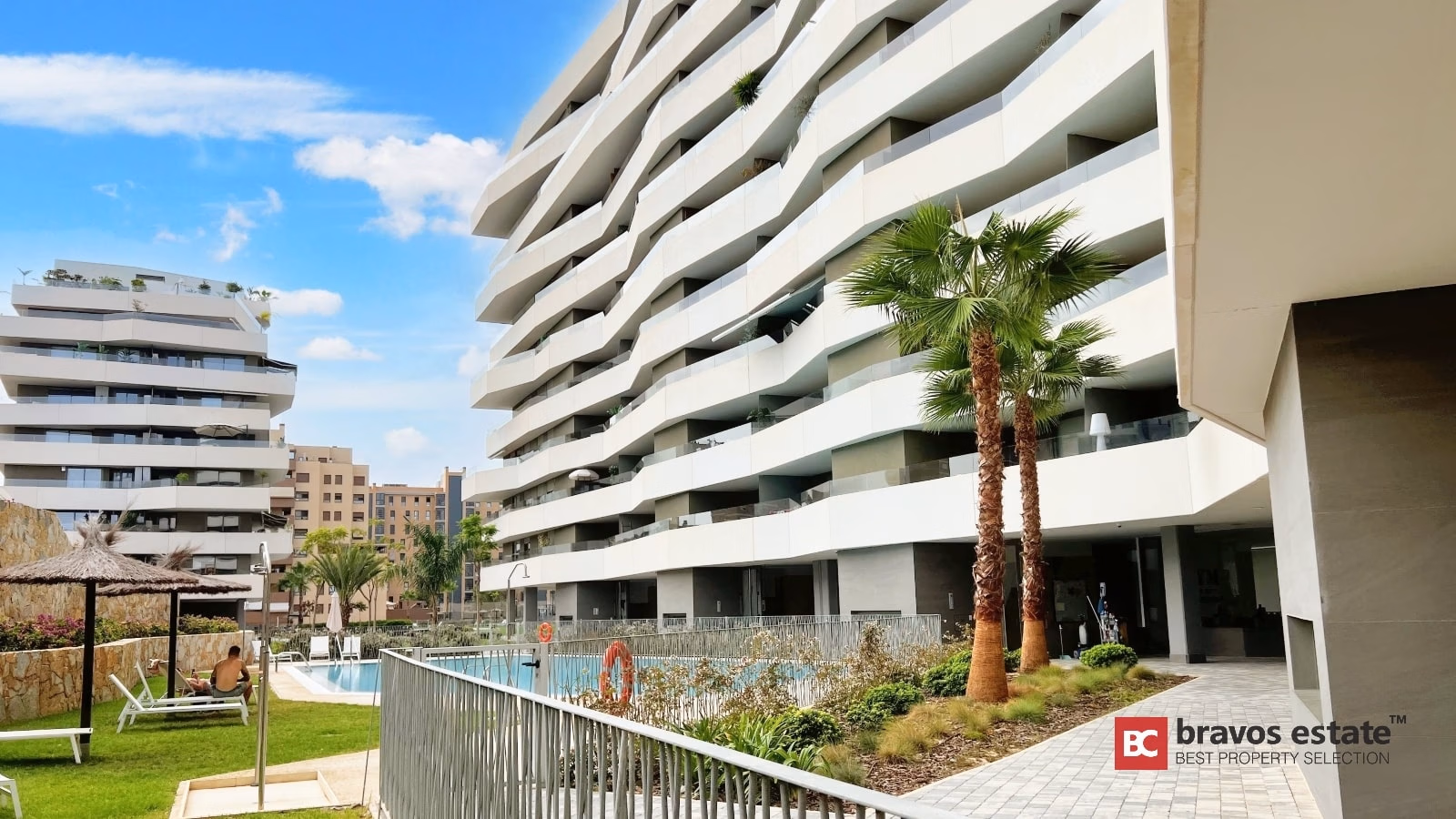 Beachside 3-Bedroom Apartment in Playa de San Juan - 7