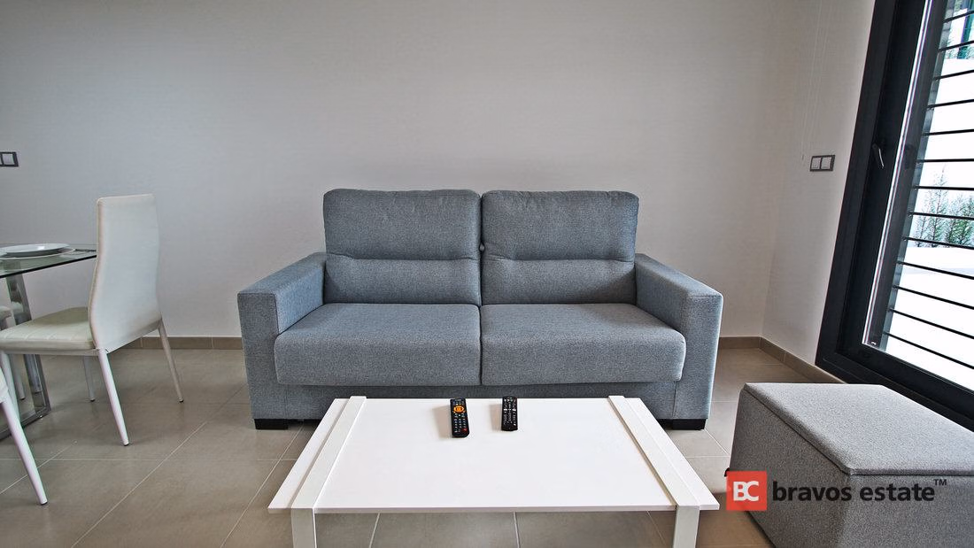 Beachside 2-Bedroom Apartment in Arenales del Sol · 113 m² - 6