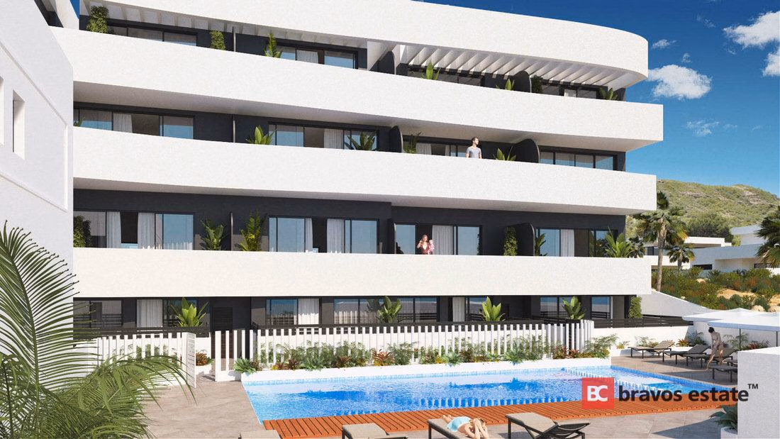 Beachside 3-Bedroom Apartment in Guardamar del Segura - 8
