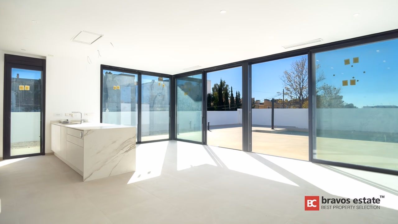 Beachside 5-Bedroom Villa in El Campello - 4