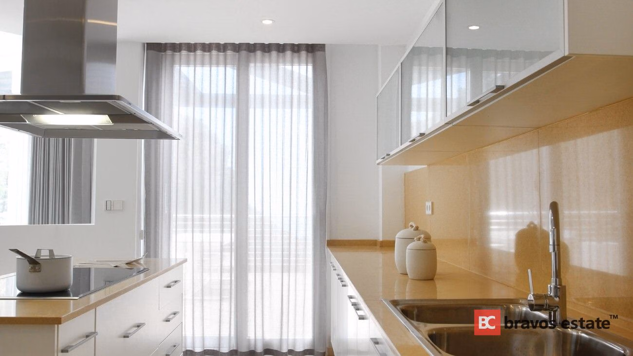 Seafront 6-Bedroom Villa in Altea - 7