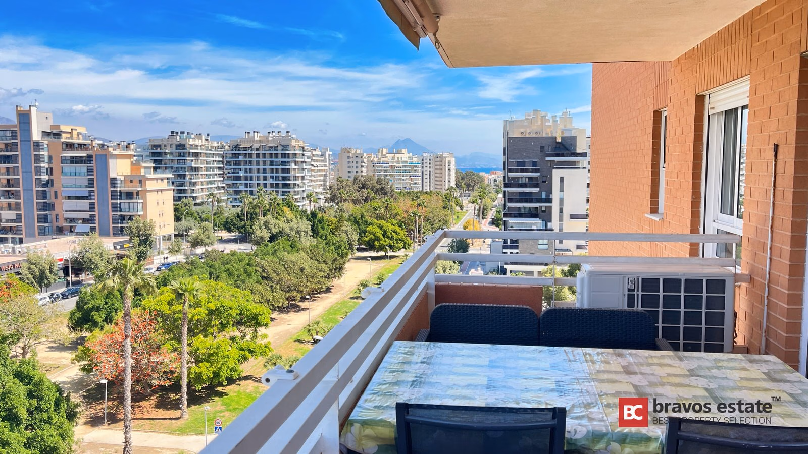 Beachside 2-Bedroom Apartment in Playa de San Juan · Ref 2001 - 2