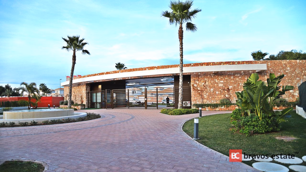 Beachside 3-Bedroom Apartment in La Zenia - 7