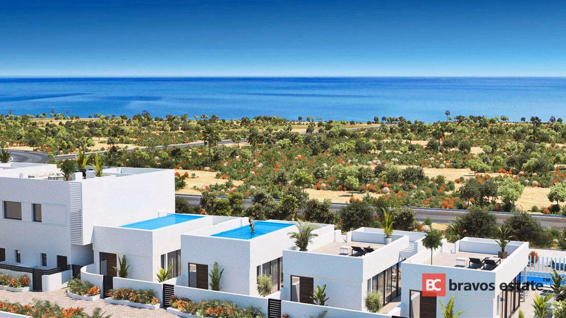 Beachside 3-Bedroom Apartment in Guardamar del Segura - 14