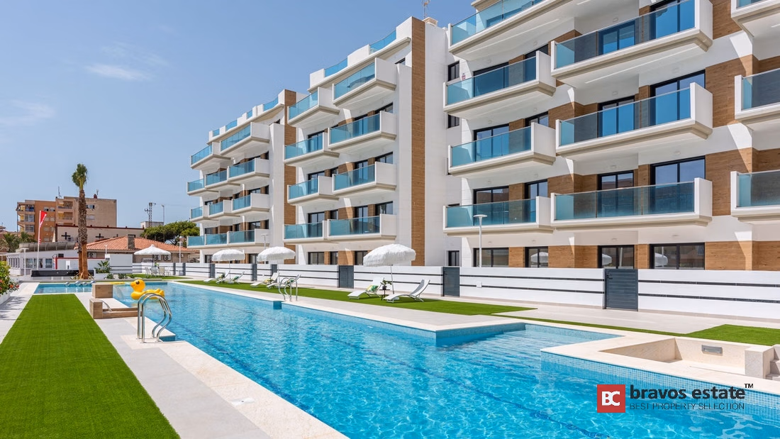 Seafront 2-Bedroom Apartment in Guardamar del Segura - 3