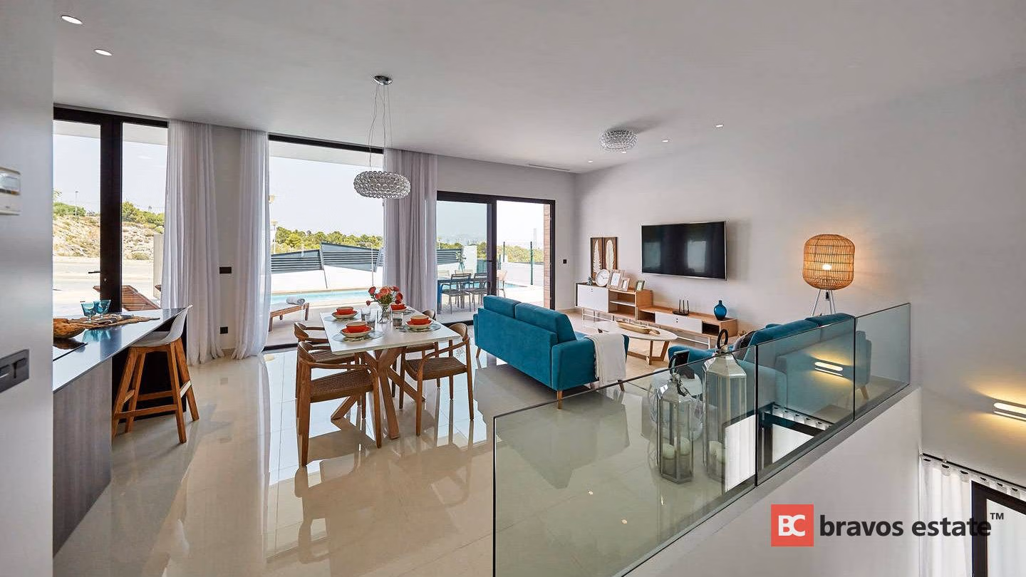 Spacious 5-Bedroom Villa in Finestrat - 2