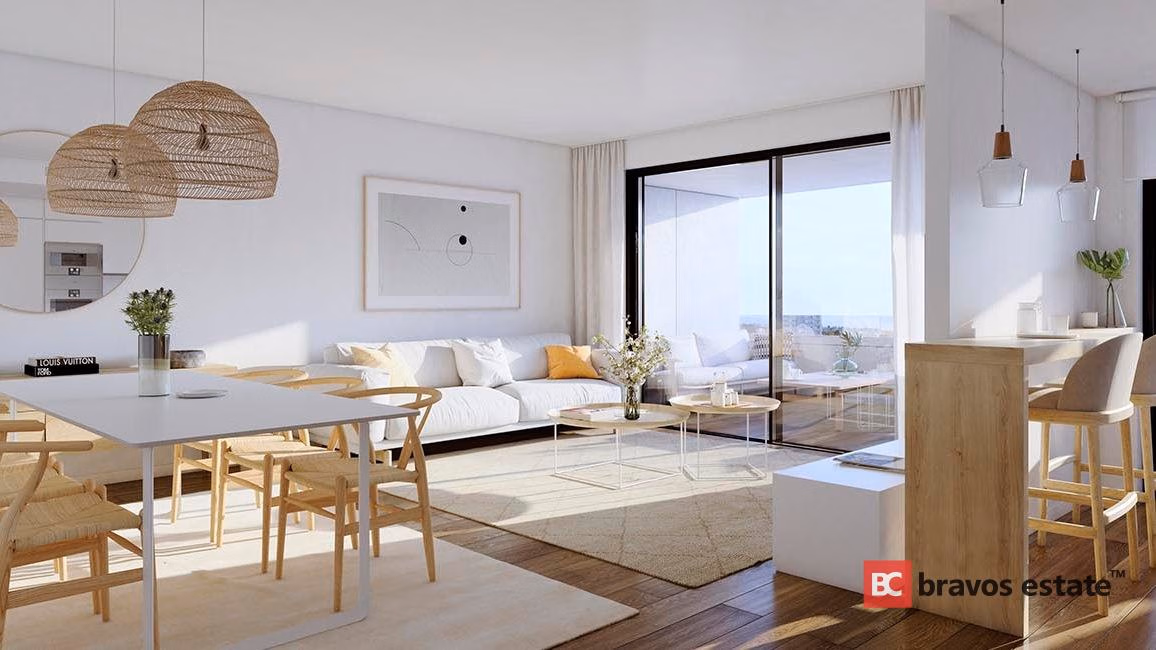 Seafront 3-Bedroom Apartment in Playa de San Juan - 3
