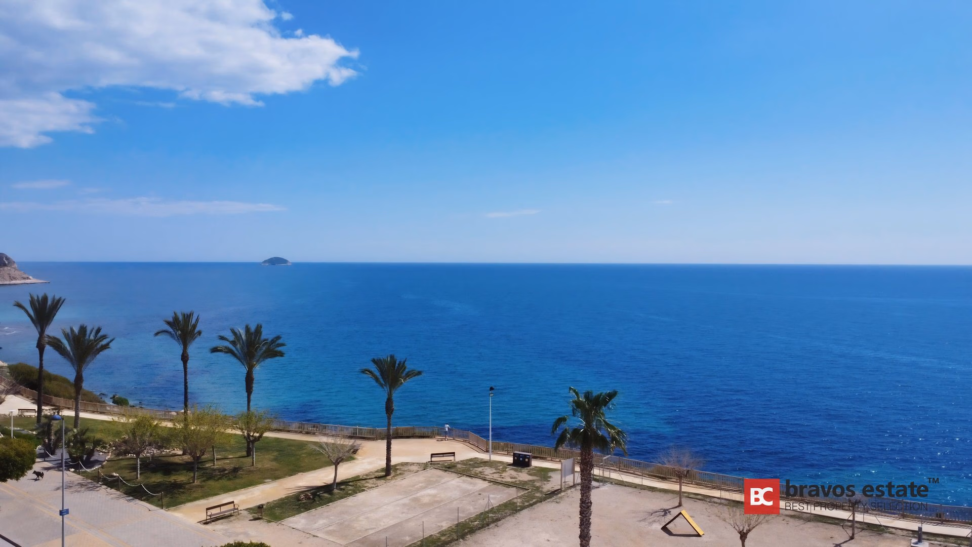 Seafront 3-Bedroom Apartment in Villajoyosa - 2