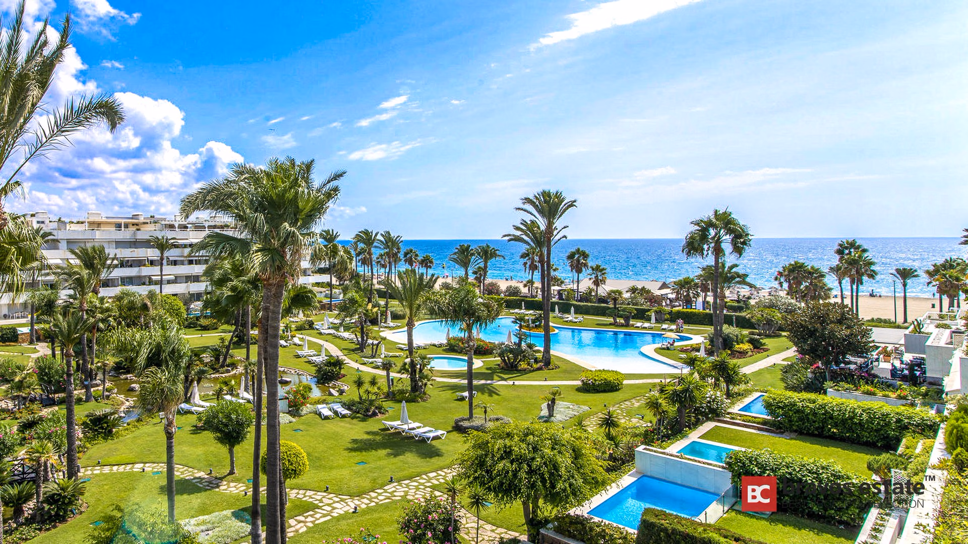 Apartamento Frente al Mar de 3 Dormitorios en Marbella 1