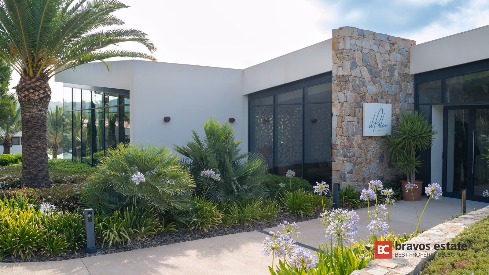 Villa Espaciosa de 3 Dormitorios en Las Colinas · 409 m² - 24