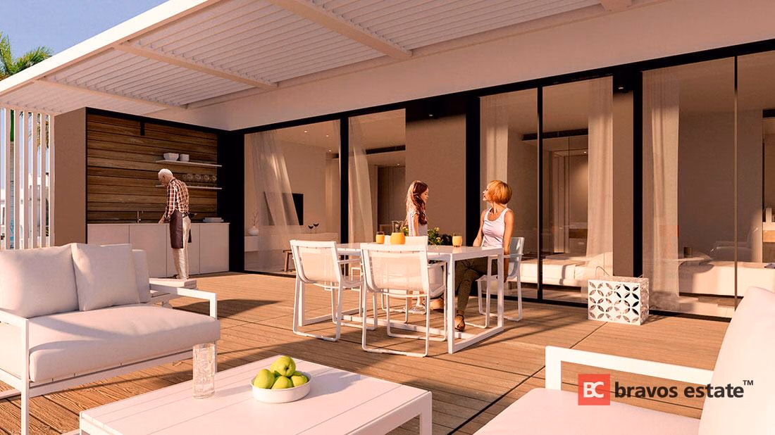 Beachside 2-Bedroom Apartment in Villajoyosa · 185 m² - 12