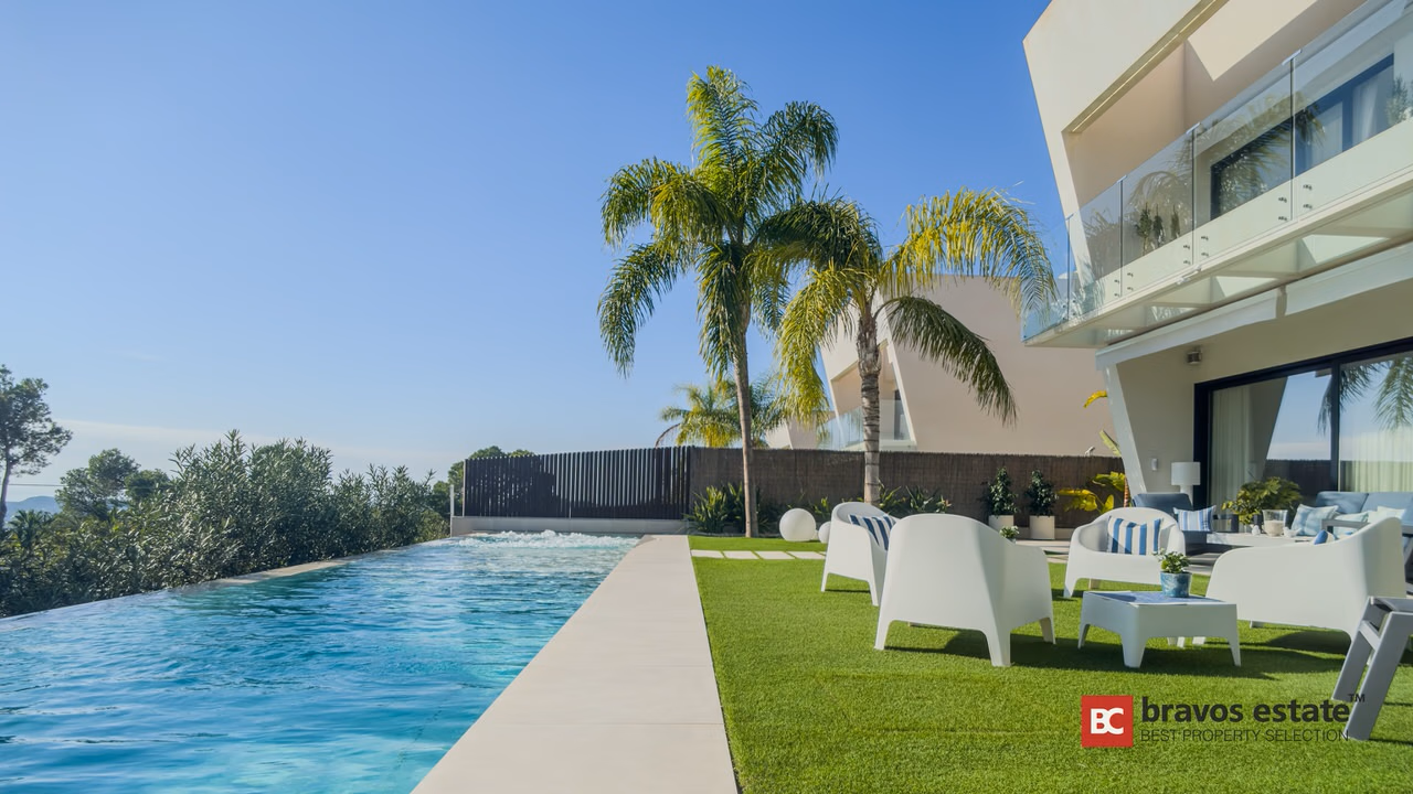 Просторная вилла, 3 спальни в Финестрате 1