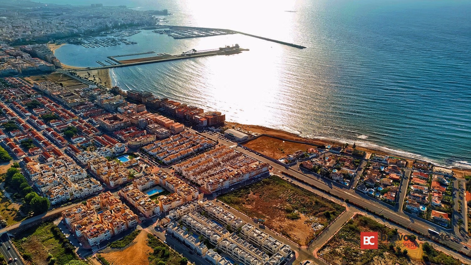 Apartament z 2 sypialniami przy samej plaży w Torrevieja - 12