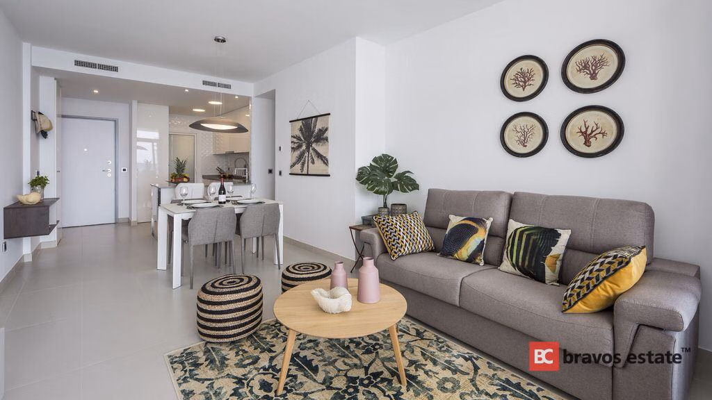 Seafront 2-Bedroom Apartment in Benidorm - 5
