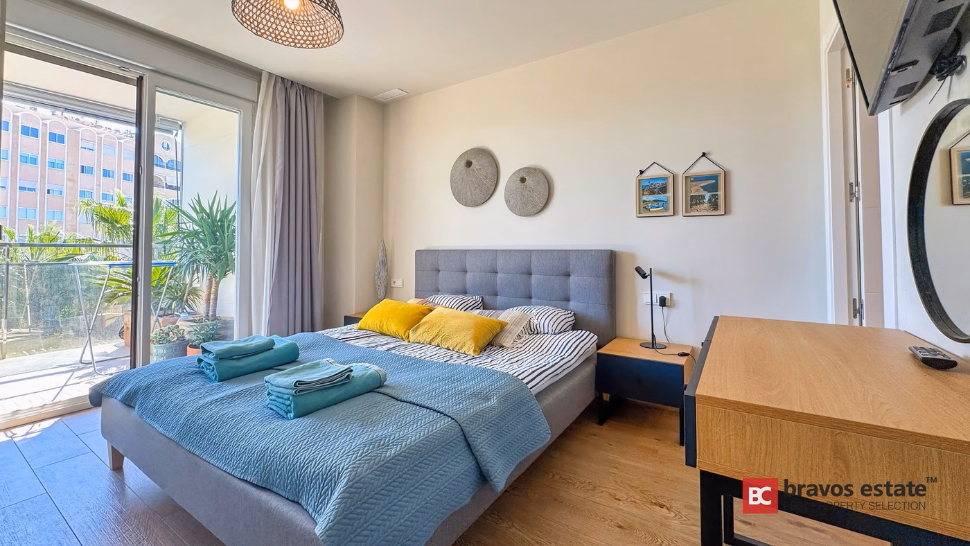 Seafront 2-Bedroom Apartment in El Campello · 79 m² - 11