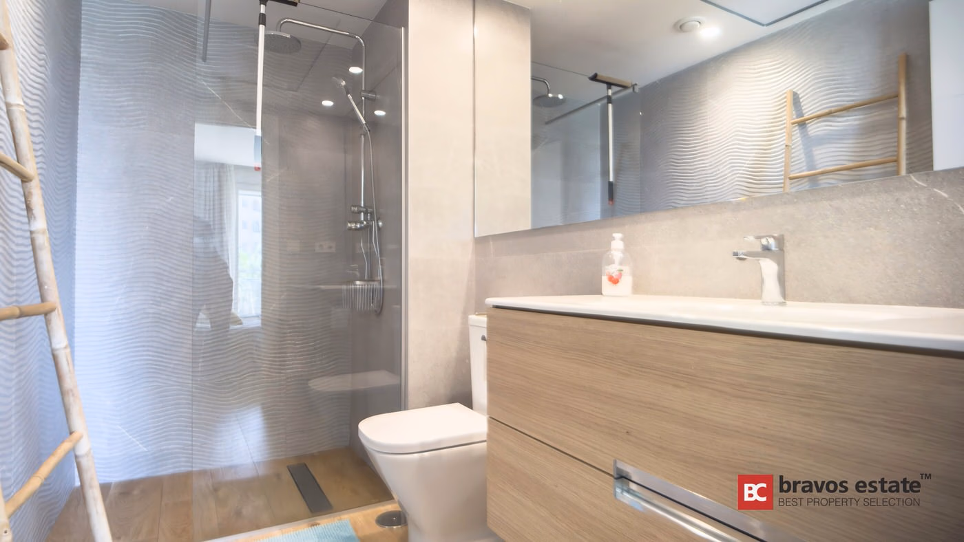 Seafront 2-Bedroom Apartment in El Campello · 79 m² - 14