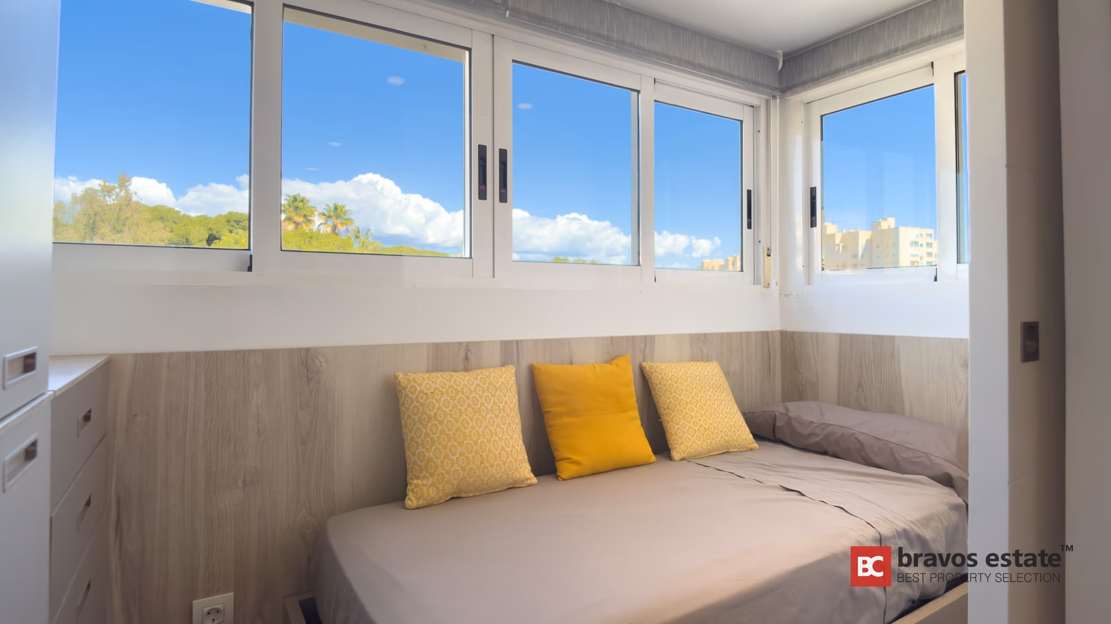 Seafront 2-Bedroom Apartment in El Campello - 14