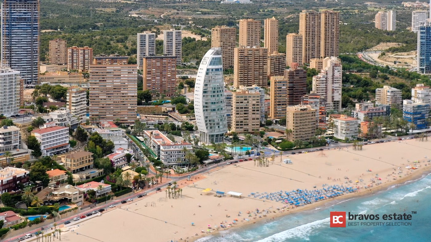 Seafront 3-Bedroom Apartment in Benidorm - 4