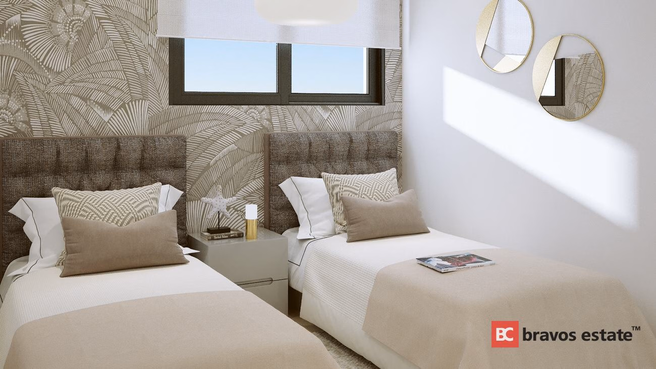 Seafront 4-Bedroom Apartment in Benidorm - 5